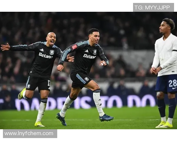 热刺逆转AC米兰足总杯之战红牌争议引发全场热议战术解析