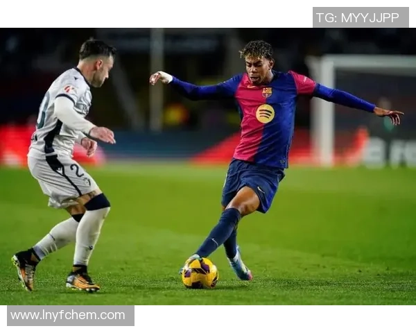 英超精彩对决巴萨3-0战胜多特蒙德神奇扑救点燃全场激情