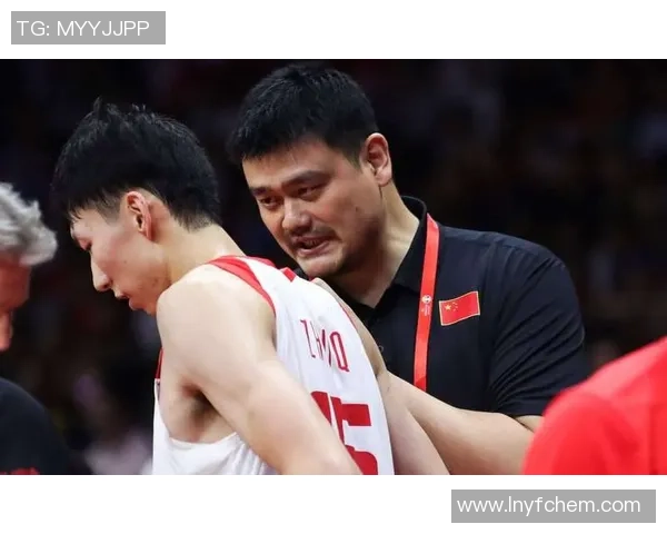 姚明与粉丝互动新模式引发热议互粉背后的故事与影响分析 姚明与粉丝互动新模式引发热议互粉背后的故事与影响分析