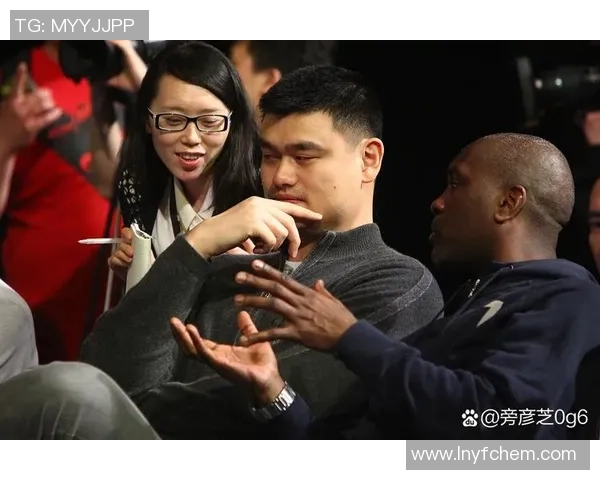 姚明在篮球赛场上的不懈努力与坚持让他无法享受休息时光 姚明在篮球赛场上的不懈努力与坚持让他无法享受休息时光