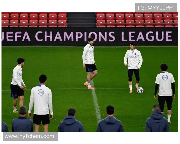 欧冠激战皇马与巴黎圣日耳曼互交白卷全场气氛紧张引发热议 欧冠激战皇马与巴黎圣日耳曼互交白卷全场气氛紧张引发热议