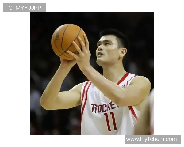 红宝石姚明的传奇人生与篮球梦想的辉煌交汇点 红宝石姚明的传奇人生与篮球梦想的辉煌交汇点