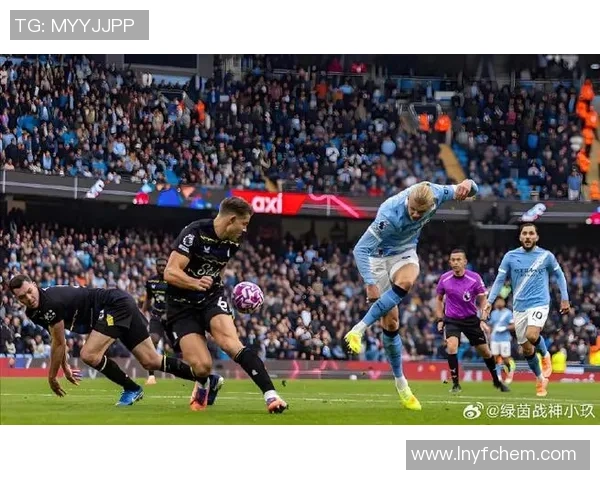 西甲联赛惊天冷门利物浦大胜曼城引发全场狂欢 西甲联赛惊天冷门利物浦大胜曼城引发全场狂欢