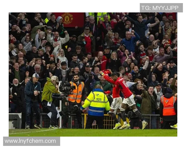 足总杯激战曼联大胜利物浦点球大战引爆全场激情 足总杯激战曼联大胜利物浦点球大战引爆全场激情