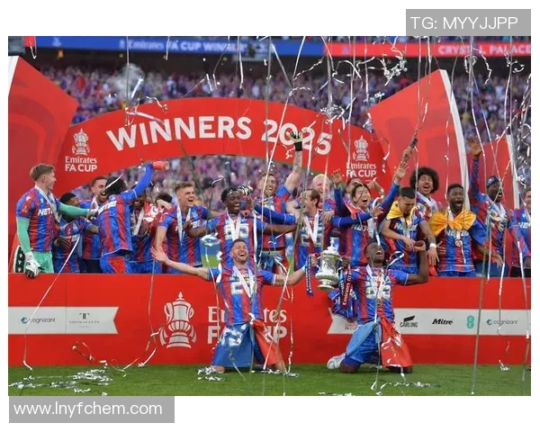 足总杯激战：拜仁小胜曼城红牌争议引发全场热议与战术分析