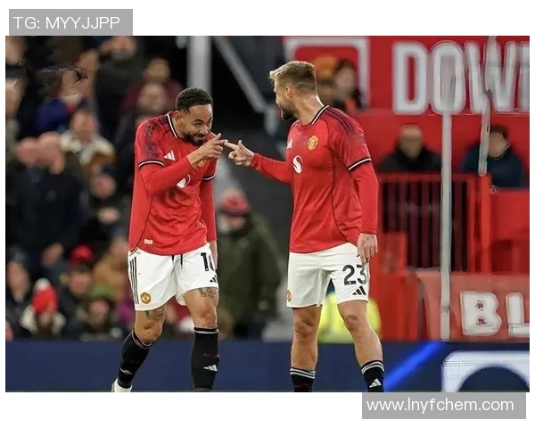 意甲焦点战曼联与利物浦握手言和双方战平引发全场热议 意甲焦点战曼联与利物浦握手言和双方战平引发全场热议