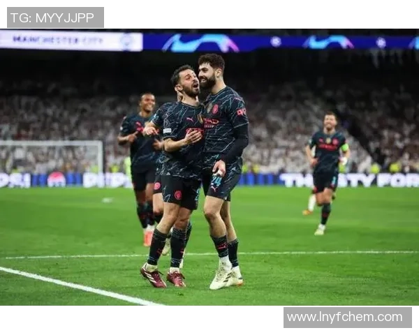 欧联杯激战巴萨逆转曼城红牌争议引发全场热议战术解析尽显精彩 欧联杯激战巴萨逆转曼城红牌争议引发全场热议战术解析尽显精彩