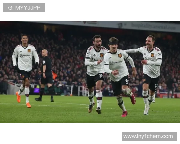 曼联友谊赛大胜阿森纳6-2赛后点评引发热议与讨论