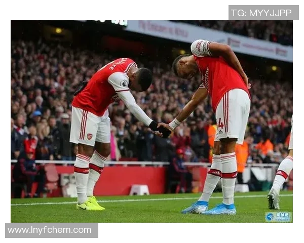 西甲焦点战阿森纳与马竞握手言和红牌事件引发全场热议 西甲焦点战阿森纳与马竞握手言和红牌事件引发全场热议