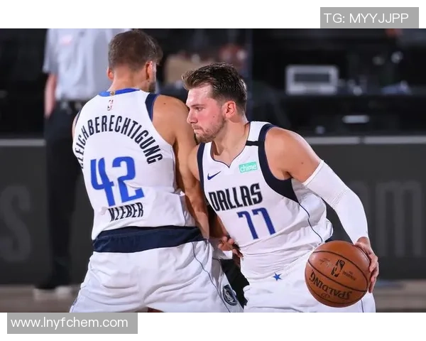 波尔图完胜里昂晋级足总杯绝杀时刻点燃全场激情 波尔图完胜里昂晋级足总杯绝杀时刻点燃全场激情