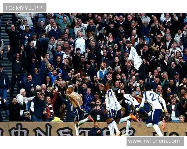 英超经典对决曼联逆转巴萨补时绝杀全场沸腾 英超经典对决曼联逆转巴萨补时绝杀全场沸腾