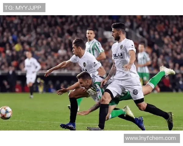 西甲精彩对决拜仁以4-0战胜多特蒙德点球大战点燃全场激情 西甲精彩对决拜仁以4-0战胜多特蒙德点球大战点燃全场激情